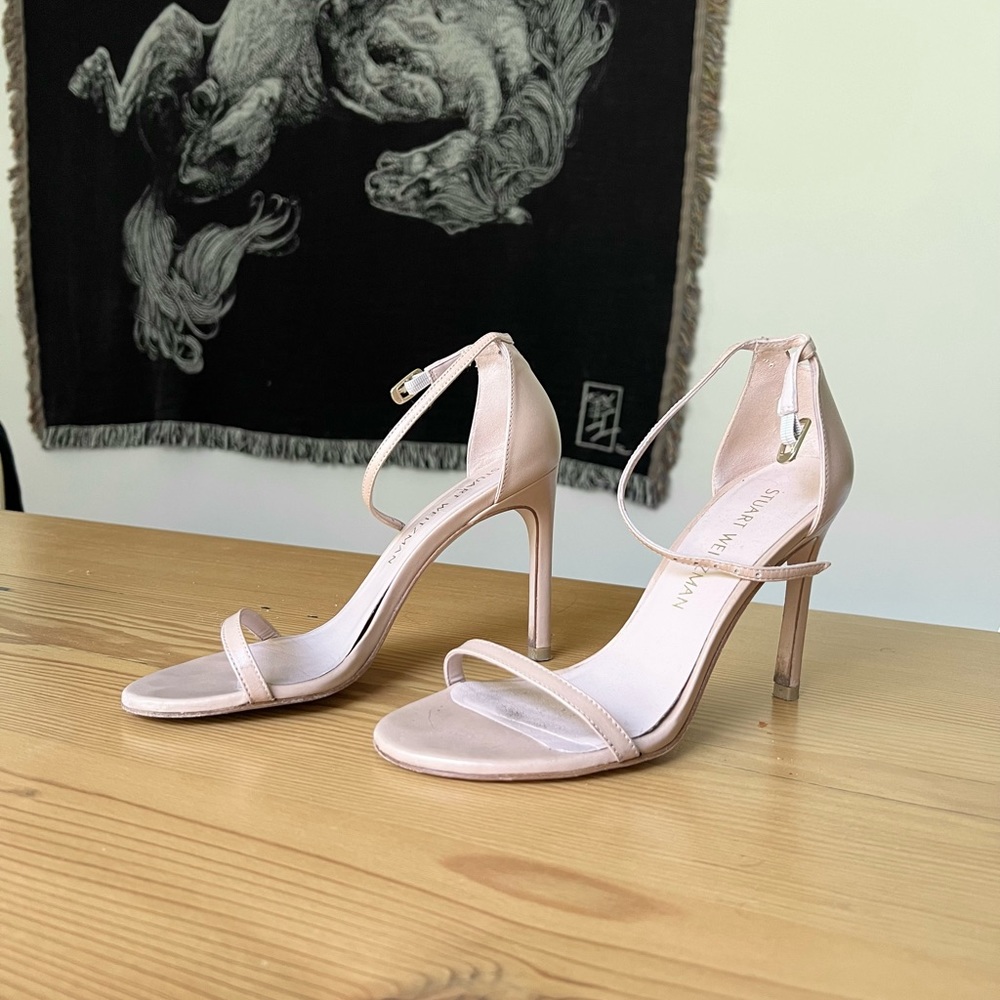 Stuart Weitzman Nudistsong stiletto heels in bambina beige nappa leather.Size 6M